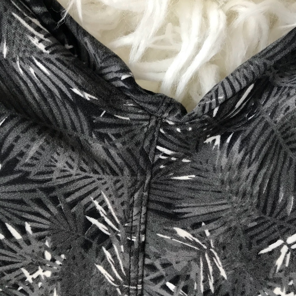 Grey palm OS leggings! Great condition! - Picture 3 of 4